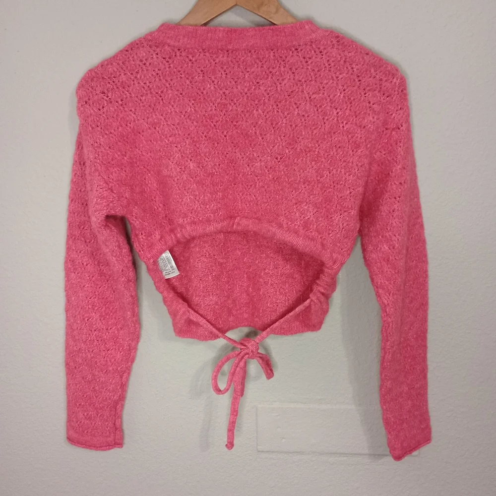 Zara blogger's favorite open back wool blend knit cropped sweater